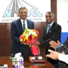 Sh. Anshu M. Khalkho, Dir. (A&F), Welcomes Dr. Krishan Kumar(IAS), the new M.D. of NHIDCL. 